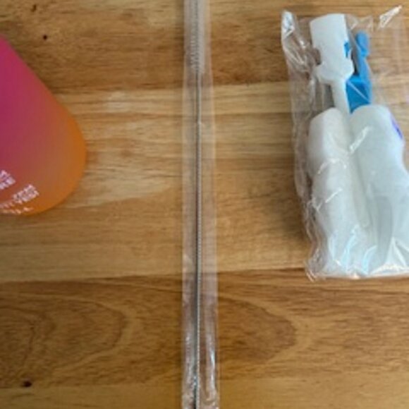 Water Bottle Motivational with Cleaning Utensils New (Has Strap) 32 oz. Plastic - Picture 5 of 5